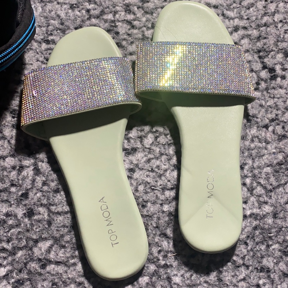 Sandles